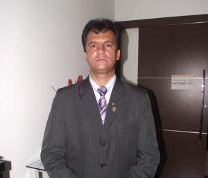 E a fila anda na ira a um “determinado” jornal: vereador Adair Otaviano (PMDB) revoltado com o periódico governista de plantão “esculhamba” a linha editorial do folhetim vereador adair otaviano 2